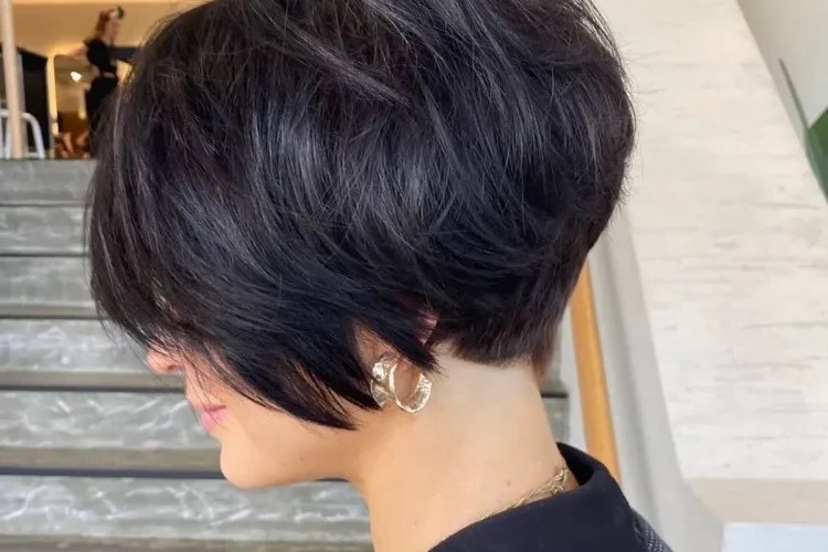 How-to-wear-a-stacked-inverted-bob-at-50