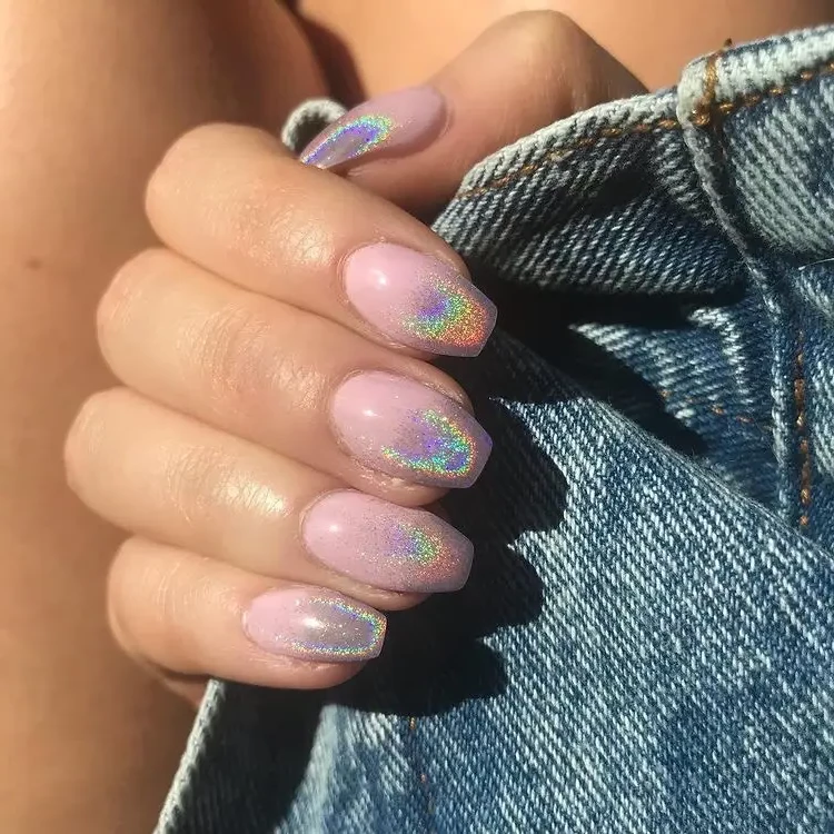 Nail design trends 2023 cool holographic tips