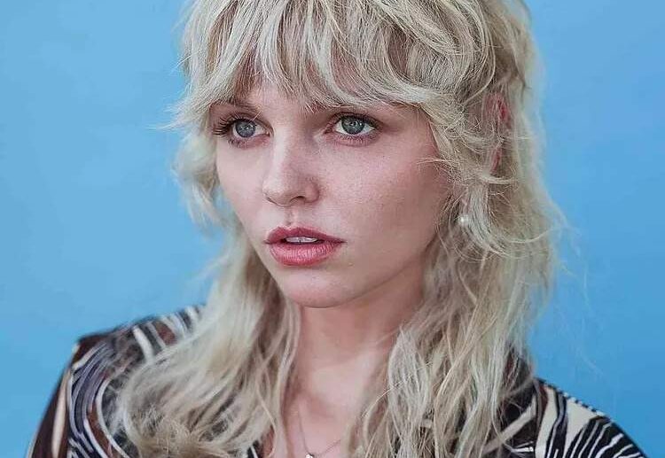 Shullet-hairstyle-The-shaggy-mullet-is-very-trendy