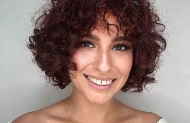 Trendy-curly-bob-hairstyle-18-variations-that-look-best-at-40-or-50