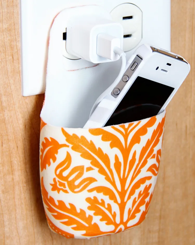 Upcycling ideas with plastic bottles phone holder diy