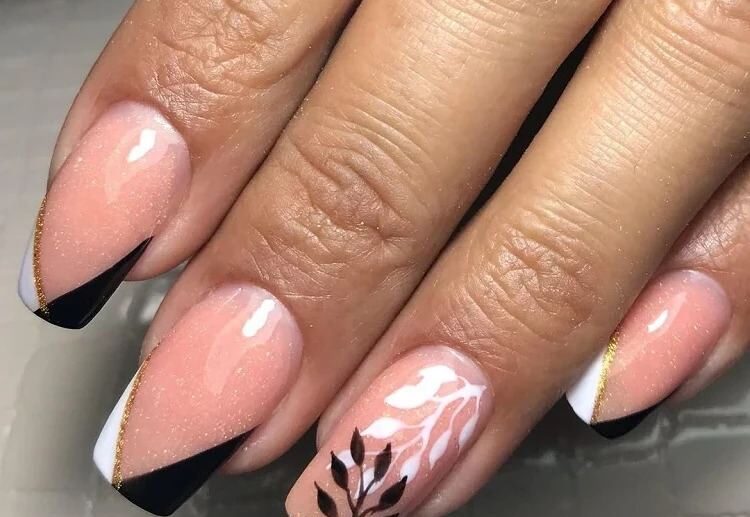 Which-2023-nail-art-for-women-over-50-will-you-choose-Discover-the-trends