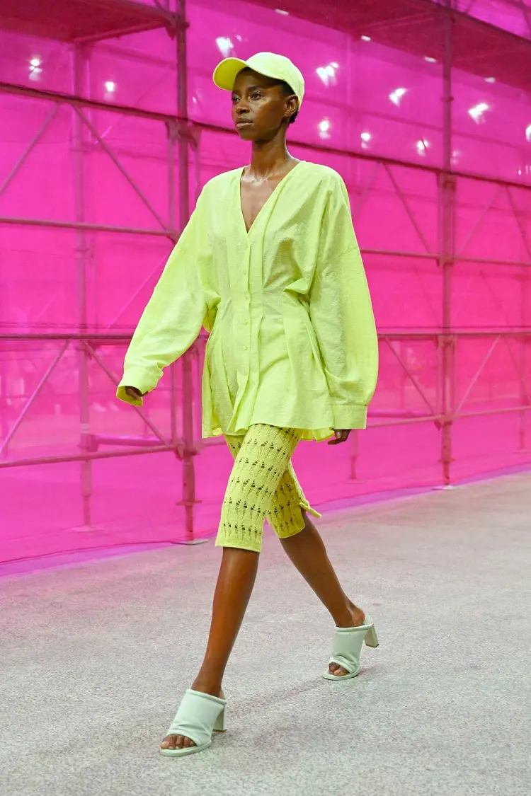 acid green spring fashion this year 2023 outfit ideas trendy colors outware