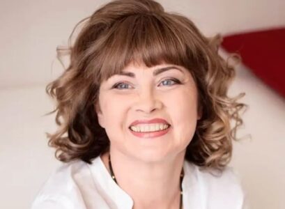 anti aging hairstyles_curly hairstyles for women over 50