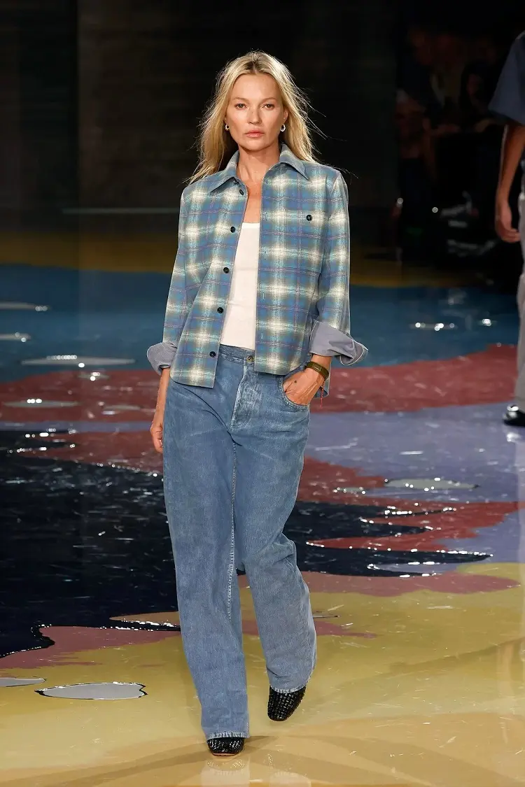 baggy jeans bottega venetta kate moss spring fashion 2023 advice how to wear it outfit