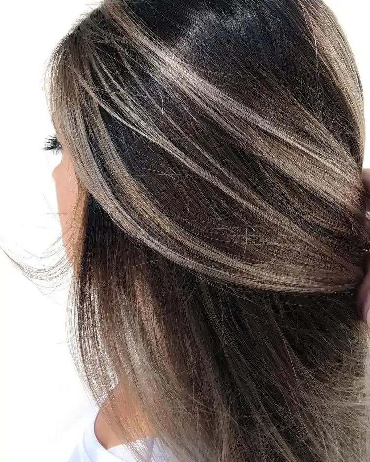 dark hair trendy coloring technique
