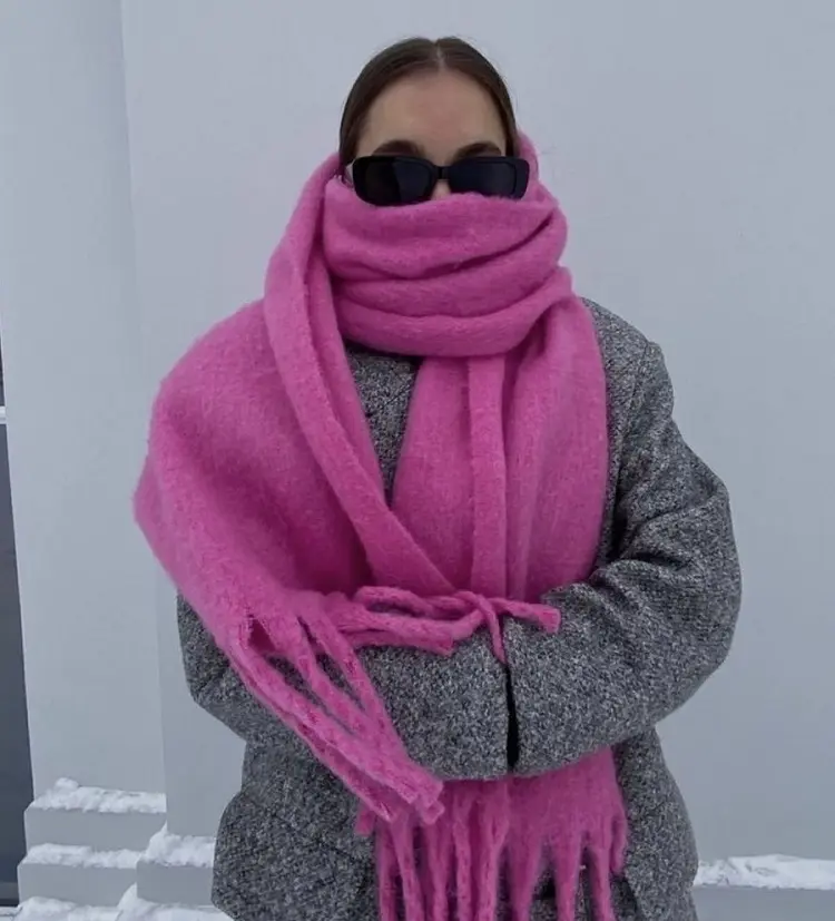 big fluffy pink scarf fashion inspiration ideas on how to dress in the winter to be warm