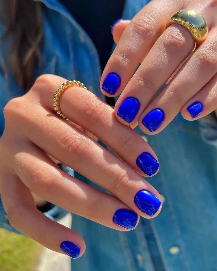 cobalt blue nails trends 2023 short shape design color art