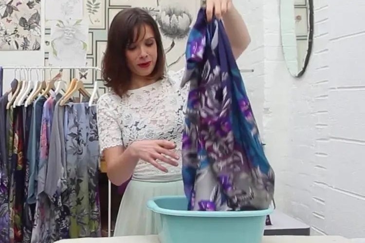 does silk shrink in the wash_how to wash silk clothes at home