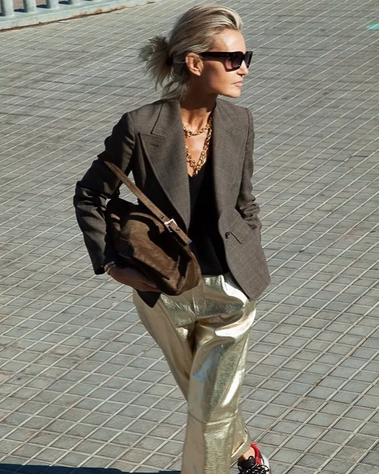 fashion trends for women over 50 inspiration for outfits gold pants blazer