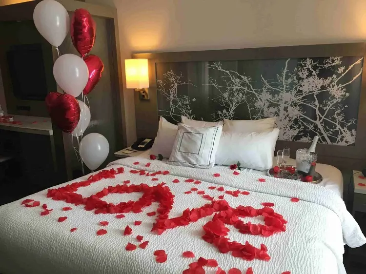 how to decorate my bed on valentines day surprise romantic balloons roses love