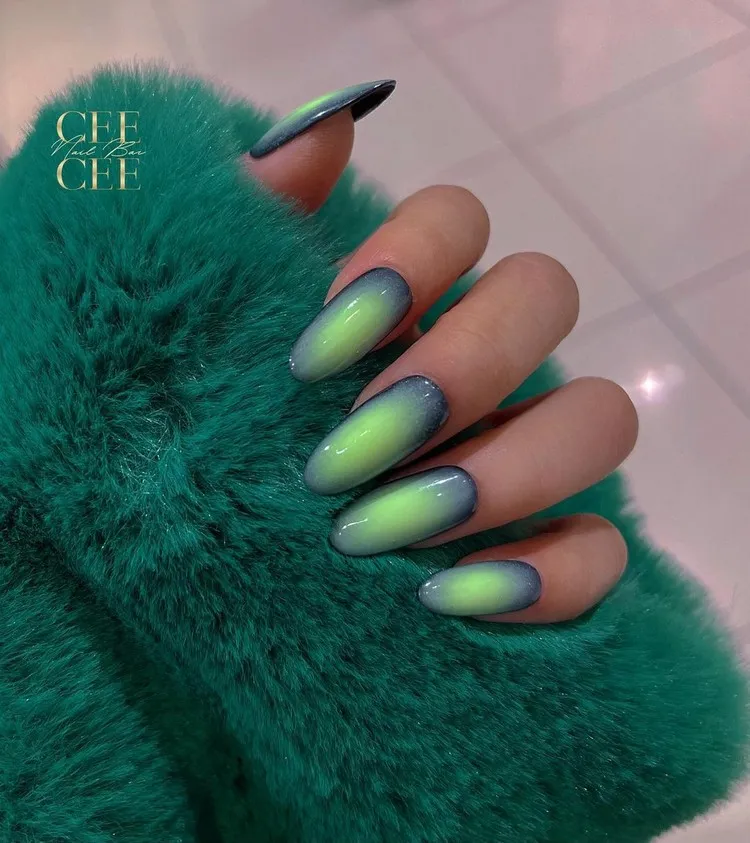 manicure winter 2023 trends nail art aura nails green nail polish