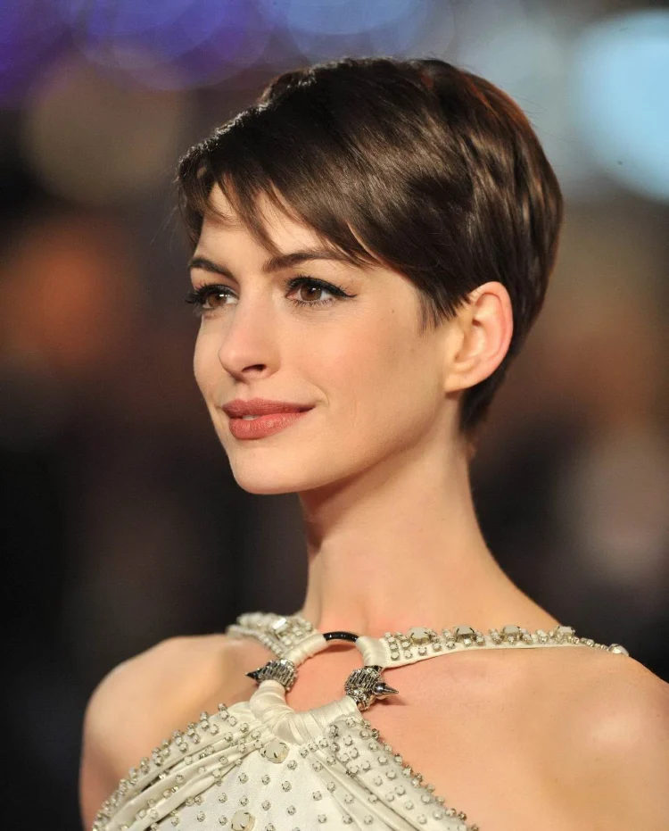 modern pixie cut short hairstyle trends 2023
