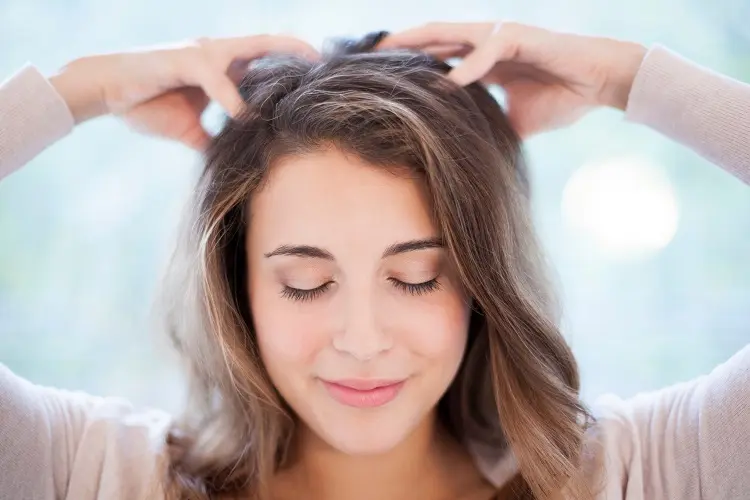 masajes en el cuero cabelludo volumen del cabello circulación sanguínea cómo hacer crecer el cabello consejos y trucos fáciles