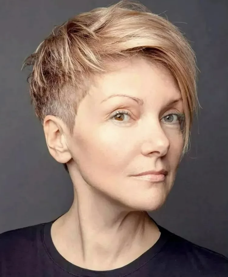 Short asymmetrical hairstyles for 50 year old women to look younger