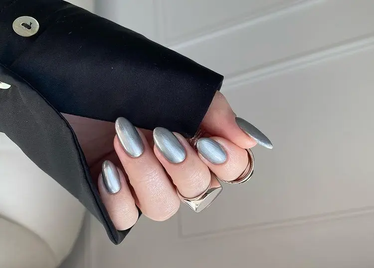 silver chrome nails trends how to do my nails in 2023 very easy and simple