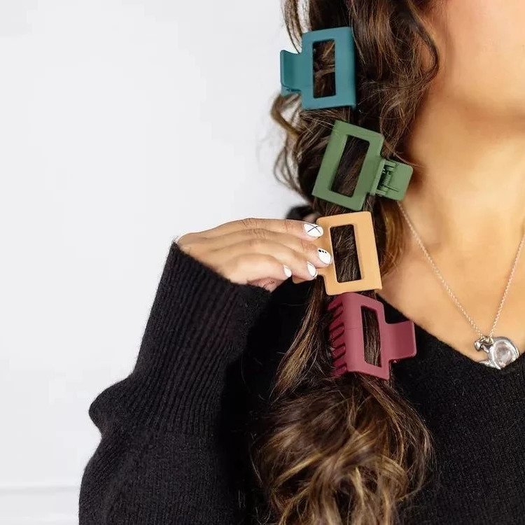 trendy-hairstyles-with-claw-clips