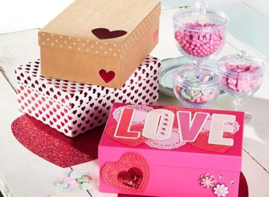 valentines day boxes surprise love letters DIY how to decorate them art craft