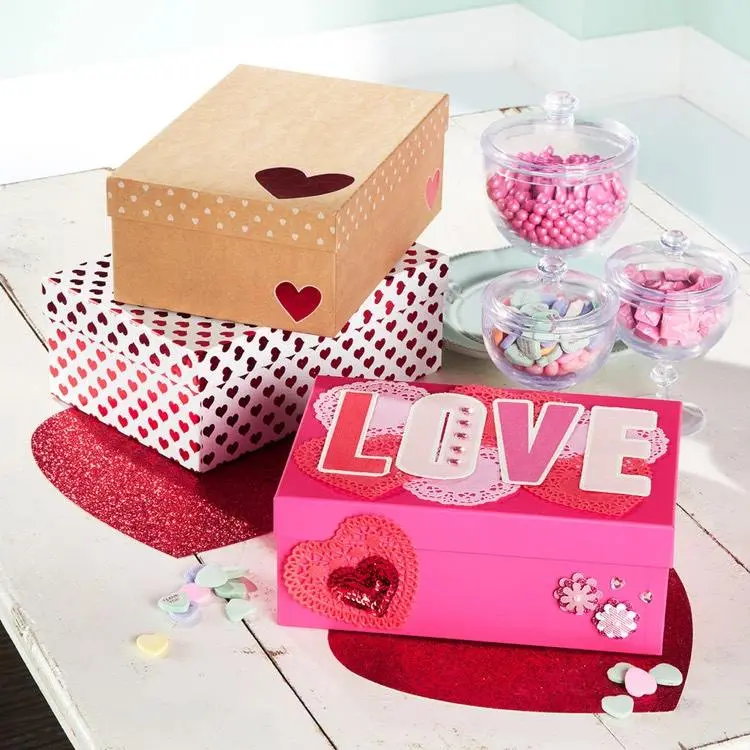 valentines day boxes surprise love letters DIY how to decorate them art craft