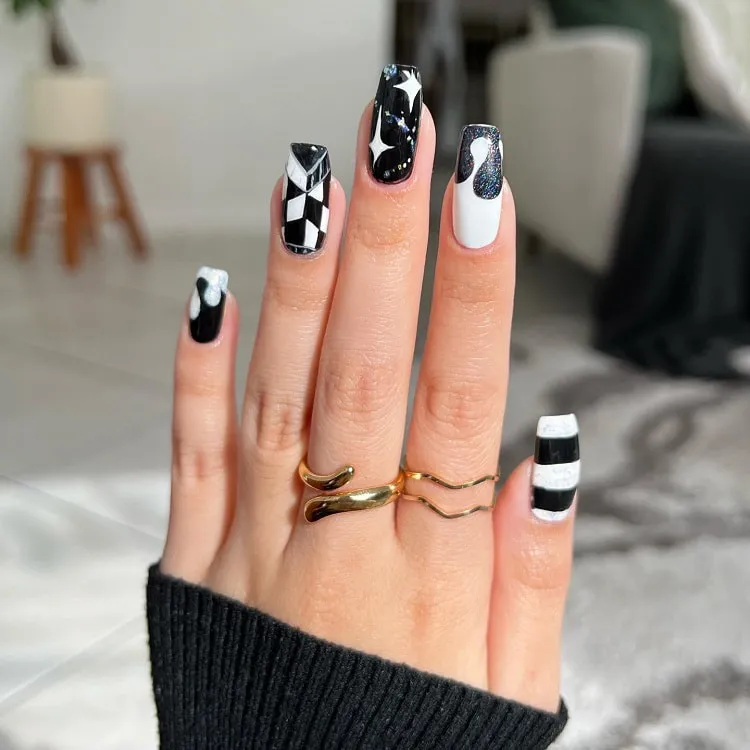 wednesday addams nails_black and white nails