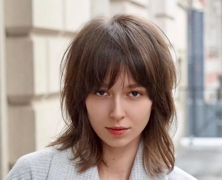 The 32 Best Haircuts for ShoulderLength Hair