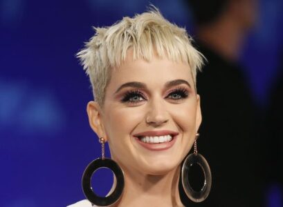 Do-baby-bangs-suit-everyone-experts-tips-for-styling-your-micro-fringe