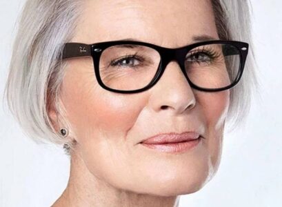 Eye-makeup-for-women-over-50-with-glasses