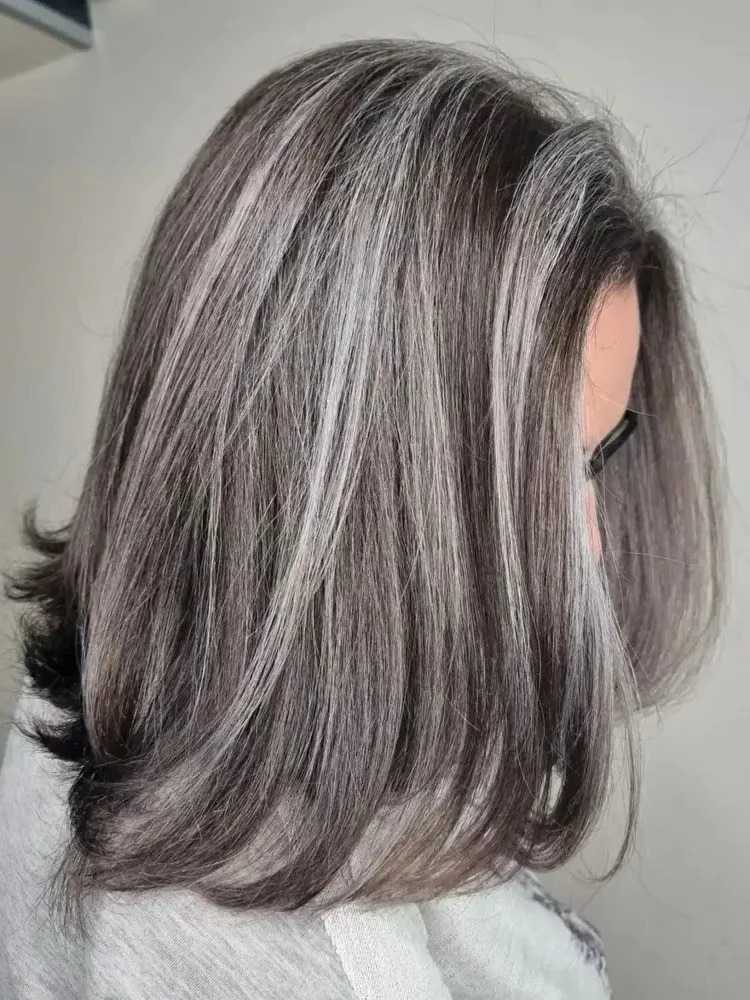 Image of Straight Lob hairstyle for long grey hair