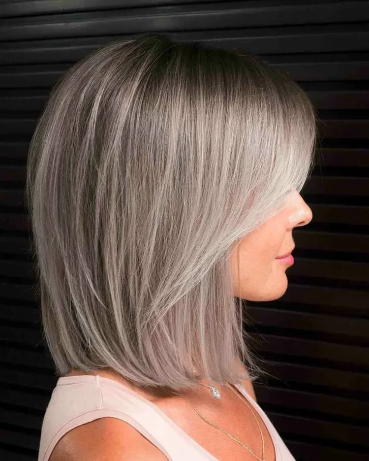 Gray lob with blonde undertone as transition color