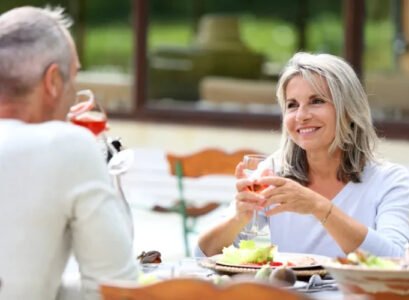 How-many-calories-per-day-for-a-50-year-old-woman-to-lose-weight