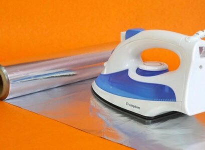 How-to-clean-your-iron-with-aluminum-foil