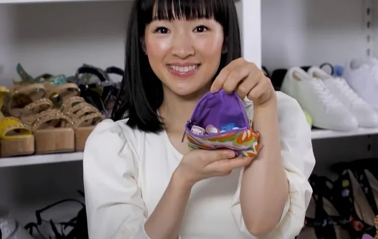 How to organize your makeup properly and sort it out with the KonMari method