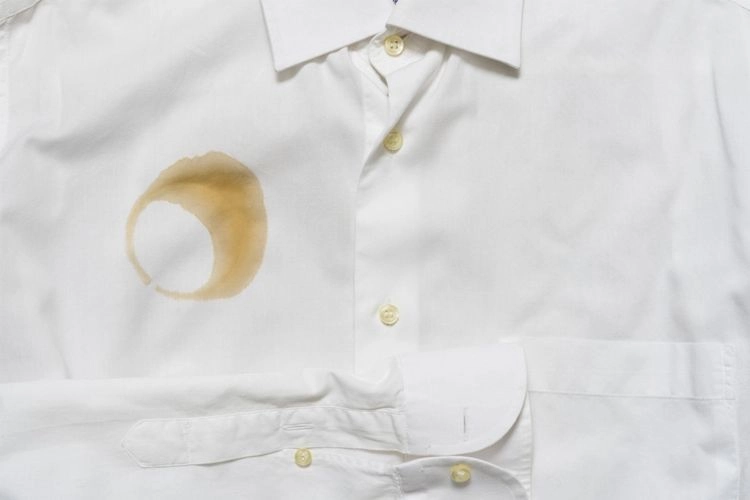 How to remove grease and oil stains from clothing