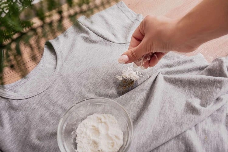 how-to-remove-grease-stains-from-clothes-these-are-the-best-methods