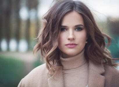 Low-maintenance-medium-length-haircuts-trendy-hairstyles-women-all-ages
