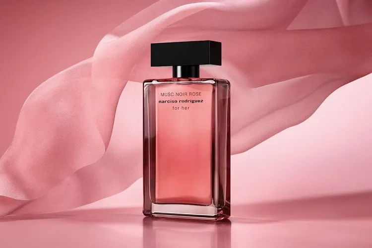 Narciso Rodriguez For Her Musc Noir Rose floral sweet scent perfumes for 30 year old woman