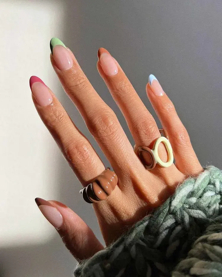 almond-shaped-nails