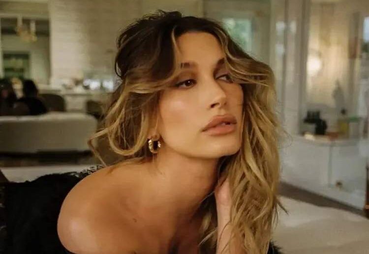 bedroom hair 2023 trendy highlights