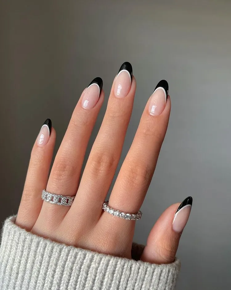 black french manicure trends 2023
