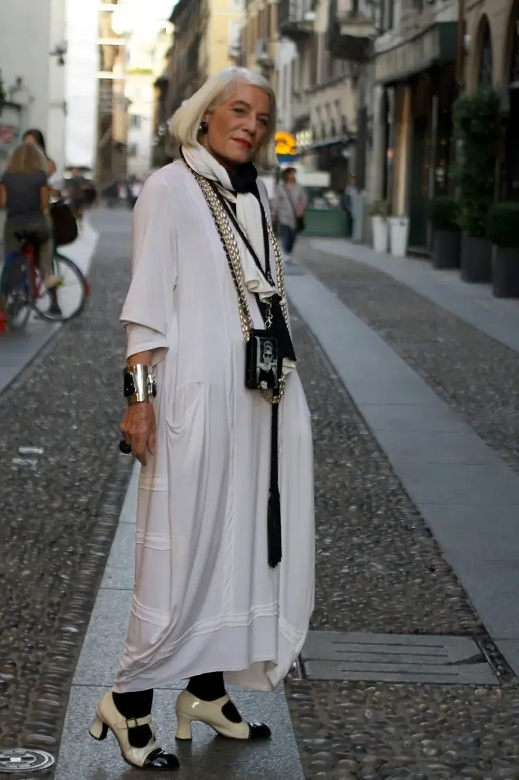 black white and off white combination outfit inspiration for women over 60