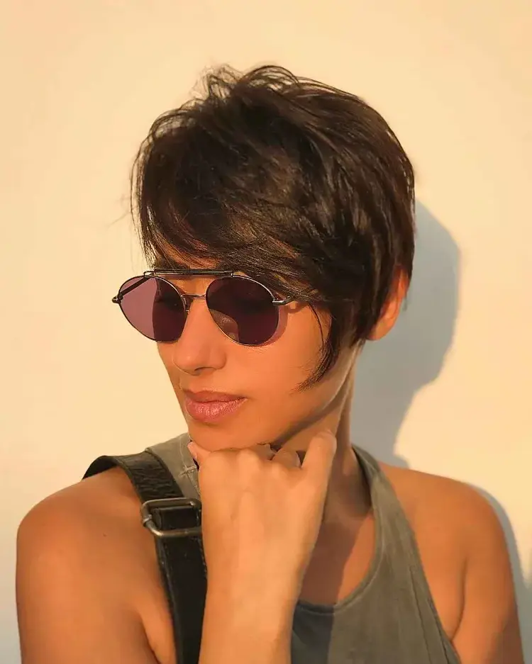 pixie-cut-style-tapered-bangs-on-side-retro-2023