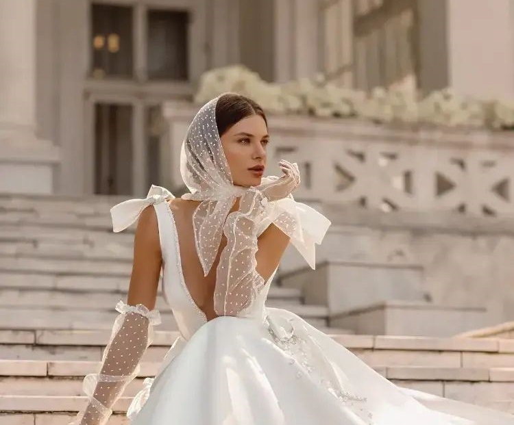Bridal gloves, tulle and pearl sleeves - Accessories