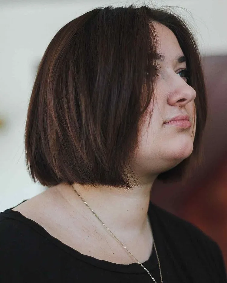 brown-one-length-bob-for-round-face