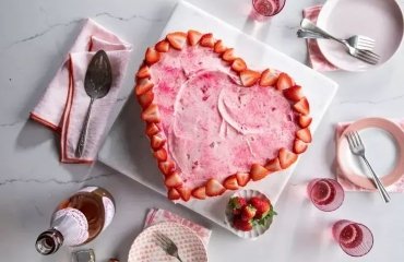 cheap-ideas-to-surprise-your-partner-on-valentines-day-bake-cake