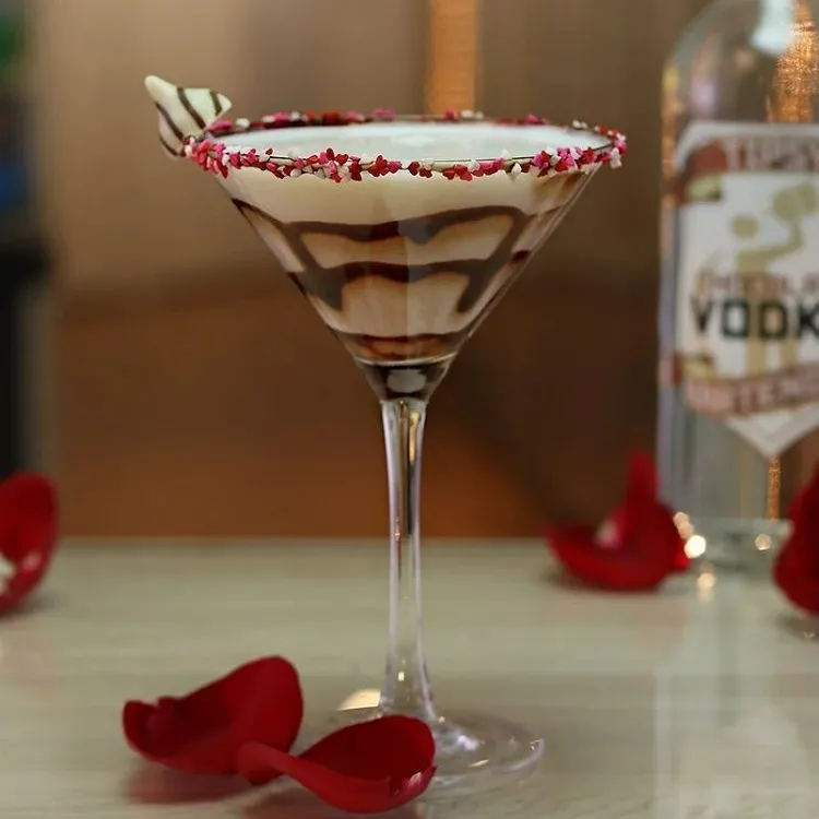 chocolate kiss martini_valentines day cocktails