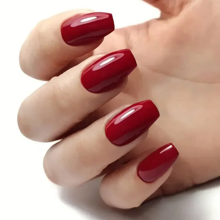 classic red nails manicure ideas chic trendy 2023