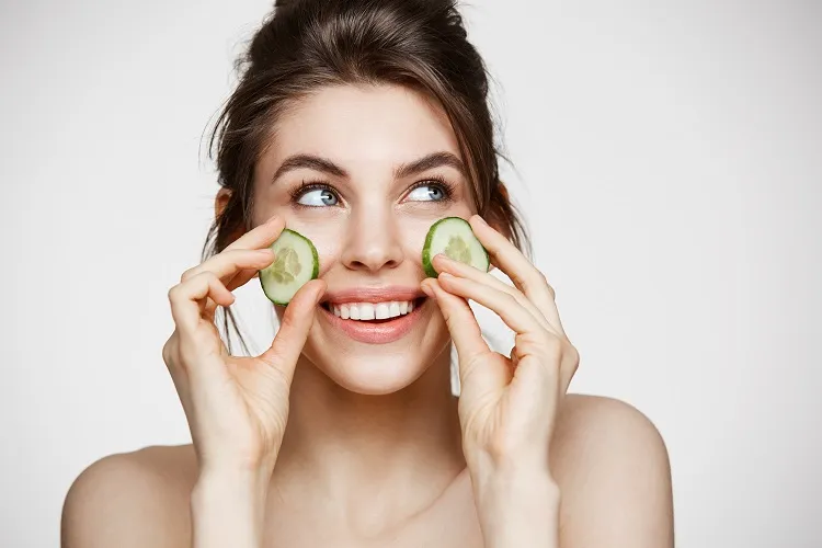cucumber eye patches skin care routine moisturizers natural ingredients home remedies