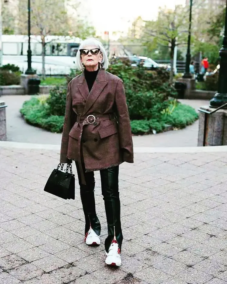 elegant outfit inspiration for women over 70 fashion trends