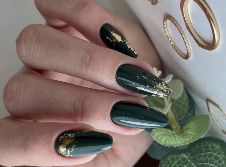 Emerald  Her natural nails are insane  Green is akzentz Luxio Fortune   Marble done using gel polish  some dymenails  Instagram