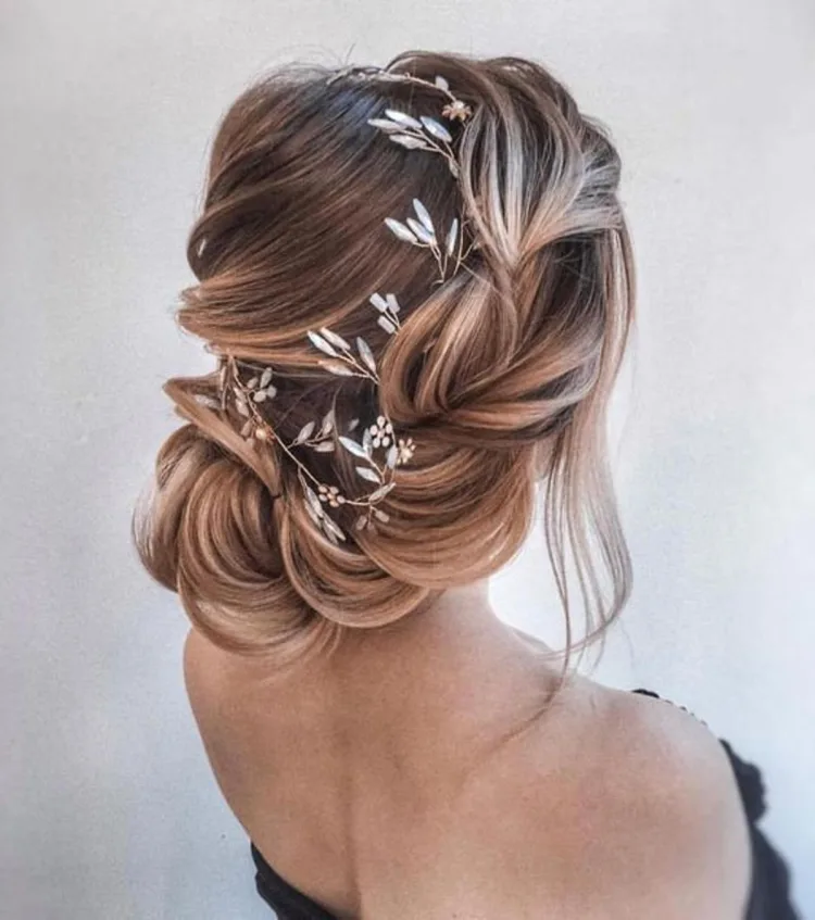 gorgeous romantic hairstyle with hair accessories